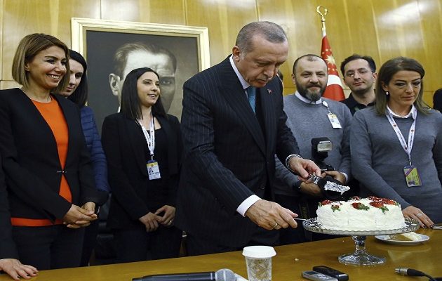 Ο Ερντογάν έγινε 64 ετών και η Τουρκία… το γιορτάζει