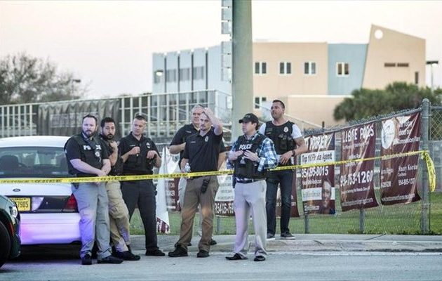 Σάλος στη Φλόριντα: Οπλισμένος βοηθός σερίφη άφησε τους μαθητές να εκτελούνται από τον μακελάρη!