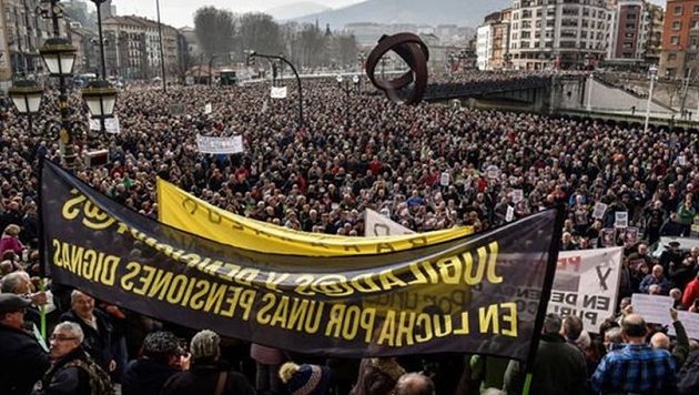 Στους δρόμους οι Ισπανοί – Διαδήλωσαν για αξιοπρεπή εισοδήματα και συντάξεις