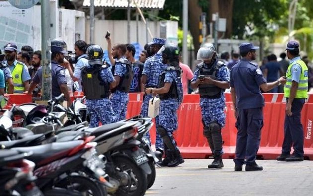 Στο πολιτικό χάος βυθίζονται οι Μαλδίβες
