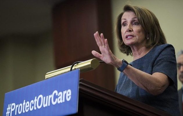 Η Πελόσι κατηγόρησε τον Τραμπ ότι «κρατάει ομήρους» τους Αμερικανούς για το τείχος του