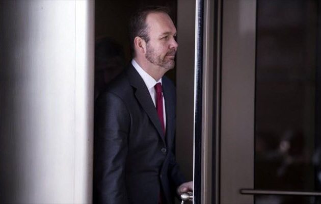 Ένοχος στην έρευνα για τη Ρωσία θα δηλώσει πρώην συνεργάτης του Τραμπ