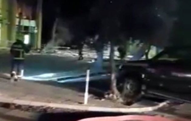 Στις φλόγες τυλίχθηκε το Δικαστήριο της Λευκωσίας (βίντεο)