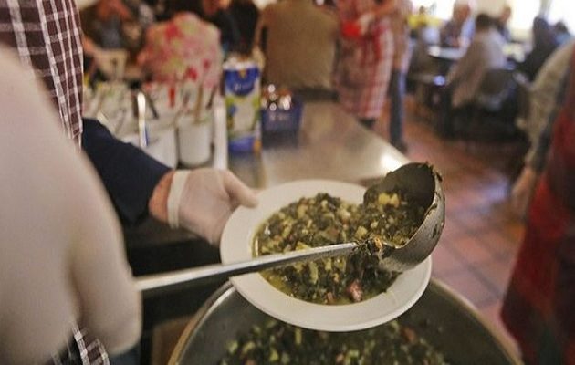 To συσσίτιο μόνο για Γερμανούς προκάλεσε την αντίδραση της Μέρκελ