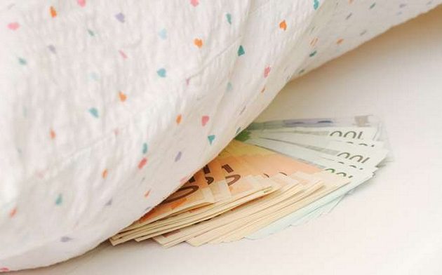 Κρυμμένα στα «στρώματα»  τα ευρώ στη Γερμανία