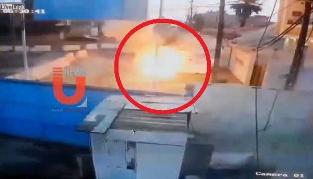 Τζιχαντιστής βομβιστής αυτοκτονίας ενεργοποιεί τη βόμβα αλλά… τρέχει να «σώσει» τη ζωή του από σφαίρες (βίντεο)