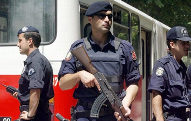 Συνελήφθη Τουρκάλα στην Άγκυρα επειδή μέσα σε λεωφορείο συζητούσε με φίλη της για τον Ερντογάν