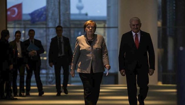 Σε ψυχρό κλίμα η συνάντηση του Βερολίνου για Μέρκελ-Γιλντιρίμ