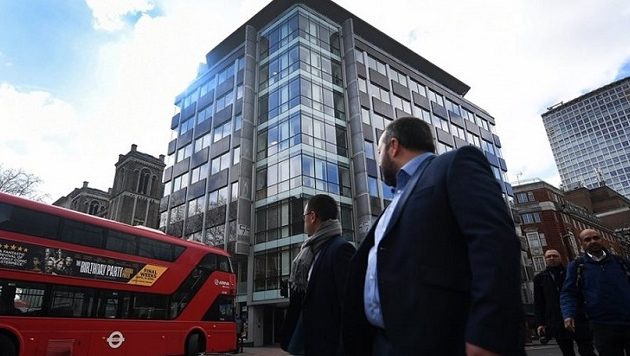 Βρέθηκε ύποπτο πακέτο στα κεντρικά γραφεία της Cambridge Analytica στο Λονδίνο