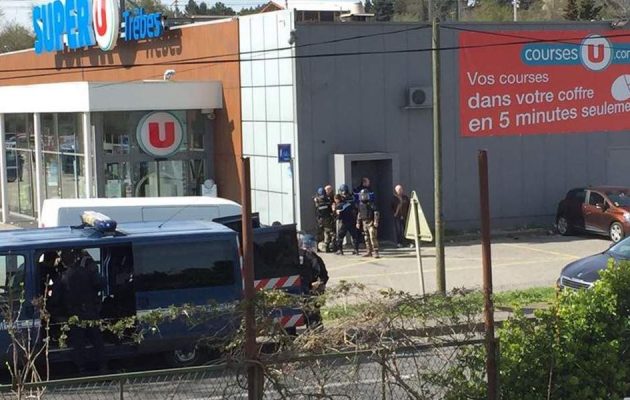 Τζιχαντιστής κρατά ομήρους σε σούπερ μάρκετ στη Γαλλία