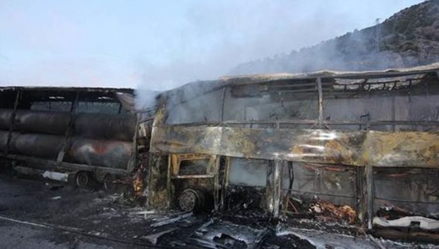 Τουρκία: Κάηκαν ζωντανοί σε σύγκρουση λεωφορείου και φορτηγού – Τουλάχιστον 13 νεκροί (φωτο+βίντεο)