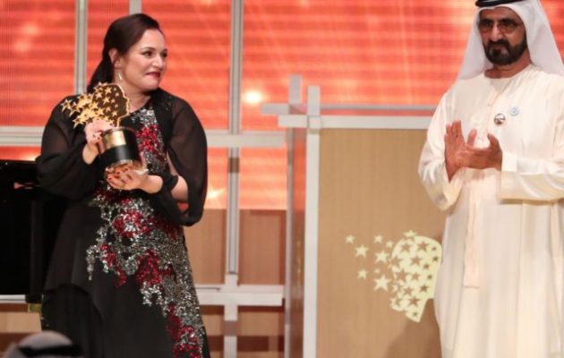 Ποια είναι η Κύπρια “καλύτερη δασκάλα στον κόσμο”  που κέρδισε 1 εκατομμύριο δολάρια (φωτο)