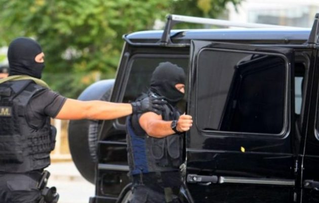 “Λαγός” από την Αντιτρομοκρατική – Ποια ακροδεξιά εγκληματική οργάνωση εξάρθρωσε