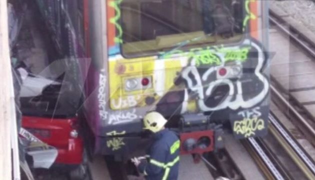 Αυτοκίνητο βρέθηκε στις γραμμές του Ηλεκτρικού στο ΚΑΤ (φωτο)