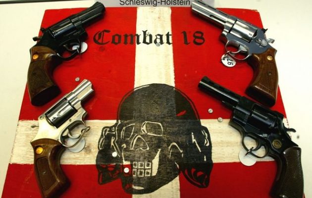 Μολότοφ, σπαθιά, όπλα και 50 κιλά εκρηκτικά στα σπίτια των νεοναζί της «Combat 18»