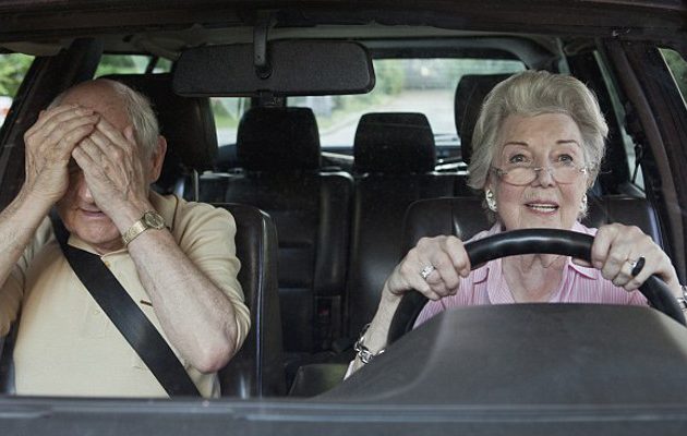 Τι αλλάζει για τους ηλικιωμένους οδηγούς – Από ποια ηλικία και μετά θα πρέπει να δίνουν ξανά εξετάσεις οδήγησης