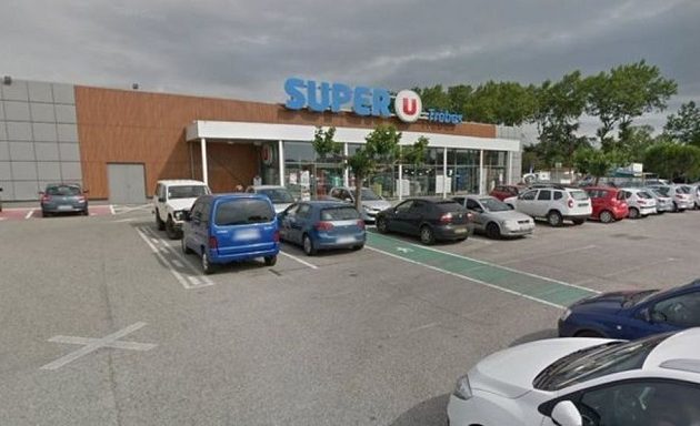 Τρεις νεκροί και 16 τραυματίες ο απολογισμός της τρομοκρατικής επίθεσης στη νότια Γαλλία