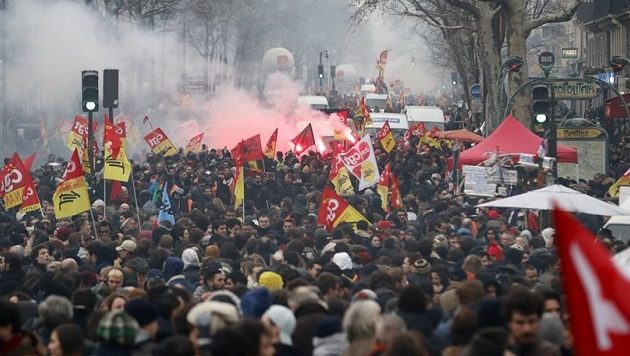 Χιλιάδες Γάλλοι δημόσιοι υπάλληλοι διαμαρτυρήθηκαν για τις μεταρρυθμίσεις Μακρόν