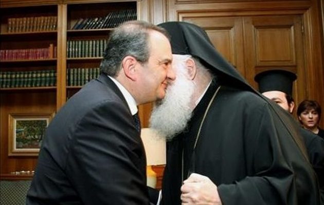 Τι απαντά η Αρχιεπισκοπή για την «εξομολόγηση» Καραμανλή στον Ιερώνυμο