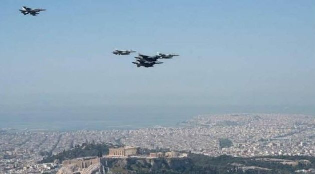 Πτήσεις αεροσκαφών της Πολεμικής Αεροπορίας πάνω από την Αθήνα ενόψει 25ης Μαρτίου