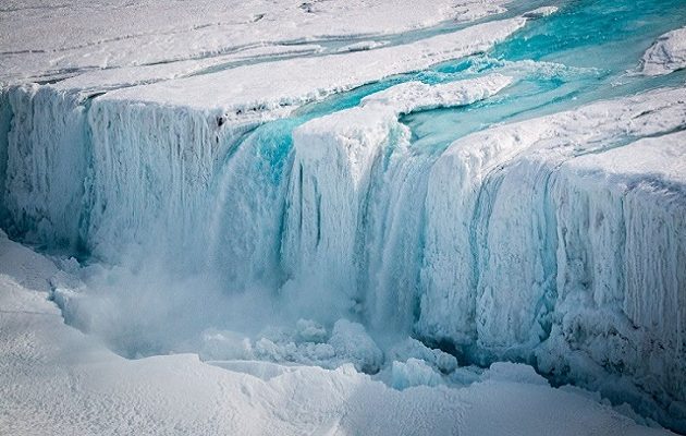 Οι παγετώνες που λιώνουν απελευθερώνουν πανάρχαια άγνωστα μικρόβια