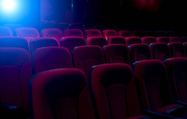 Άνδρας σφήνωσε ανάμεσα στα καθίσματα και πέθανε σε σινεμά στο Μπέρμιγχαμ