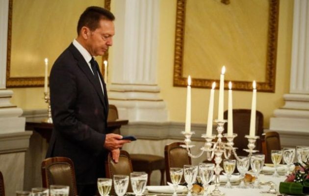 Ο Στουρνάρας εξηγεί: “Ουδέποτε υπήρξα έμμισθος σύμβουλος” αλλά απλά πληρώθηκε από τη Novartis