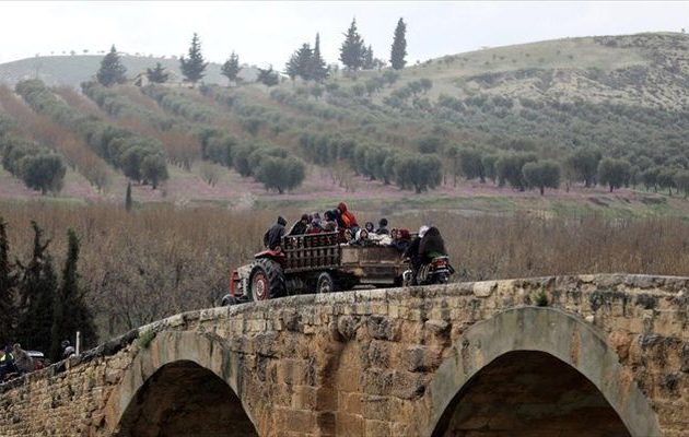Εκατοντάδες οικογένειες εγκατέλειψαν την Εφρίν εν μέσω βομβαρδισμών