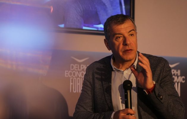 Ο Στ. Θεοδωράκης ανέβηκε στους Δελφούς για να πει τον πόνο του: «Είμαι θύμα των fake news»