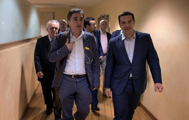 Γράφεται ιστορία: Τελευταίο μνημονιακό Eurogroup – Απόφαση «βόμβα» για το χρέος