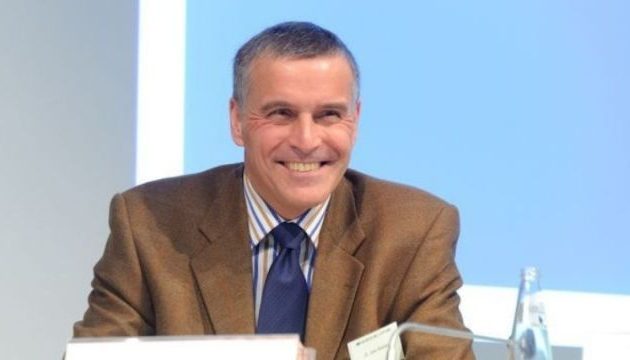 Γερμανός οικονομολόγος: Απολύτως αναγκαία η ελάφρυνση του ελληνικού χρέους