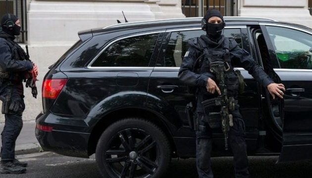 Άνδρας προσπάθησε να χτυπήσει με αυτοκίνητο στρατιωτικούς στη Γαλλία