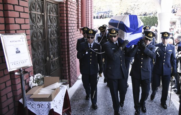 Το τελευταίο «αντίο» στον ήρωα πιλότο Γιώργο Μπαλταδώρο (φωτο+βίντεο)
