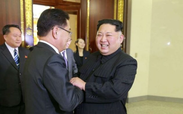 Κιμ Γιονγκ Ουν και Μουν Τζε Ιν συζήτησαν για “αποπυρηνικοποίηση” και ειρήνη