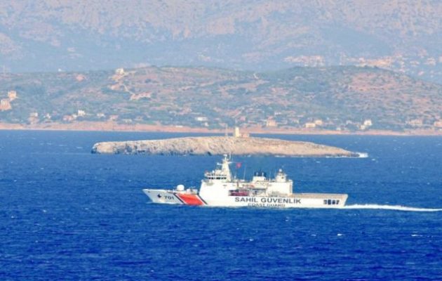 Νέα πρόκληση: Προσπάθησαν να εμβολίσουν σκάφος του Λιμεναρχείου Χίου