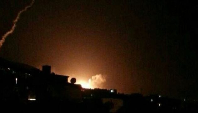 Αναχαιτίστηκαν πάνω από 10 πύραυλοι που στόχευαν στρατιωτικό αεροδρόμιο στη Συρία