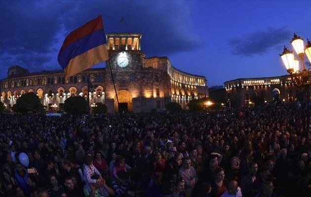 Η Αρμενία τιμά τα θύματα της Γενοκτονίας, μία ημέρα μετά την παραίτηση Σαρκισιάν