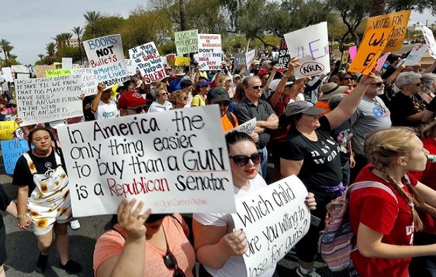Μαθητής πυροβολήθηκε σε λύκειο της Φλόριντα ενώ τιμούσε θύματα μακελειού σε σχολείο