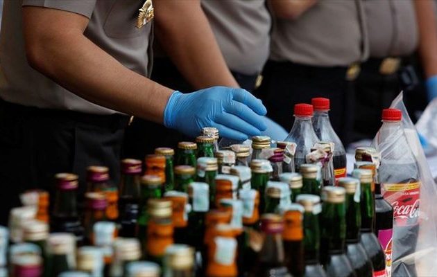 Σχεδόν 100 νεκροί από αλκοόλ “δηλητήριο” στην Ινδονησία