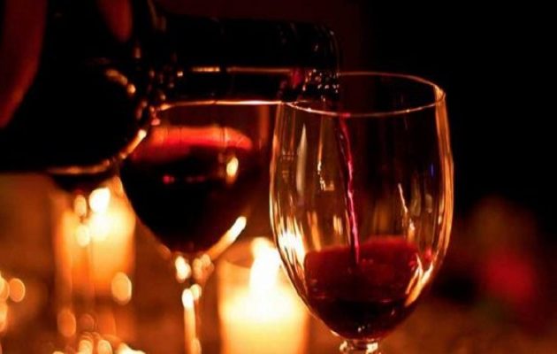 Ένα ποτήρι κρασί κόβει μήνες ζωής – Τι έδειξε έρευνα