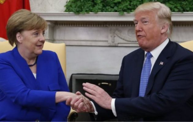 Πίσω από τα χαμόγελα δεν τα βρήκαν Μέρκελ και Τραμπ