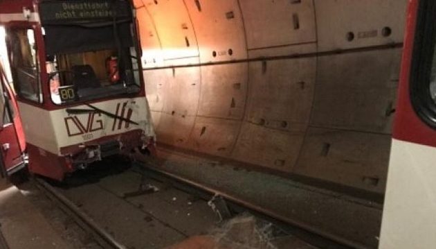 Σύγκρουση συρμών του Μετρό στη Γερμανία – 20 τραυματίες