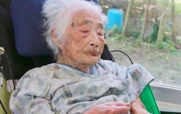 Πέθανε η γηραιότερη γυναίκα στον κόσμο – Είχε «καβαλήσει» τον αιώνα και βρισκόταν σε δεύτερη εφηβεία