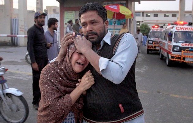 Το Ισλαμικό Κράτος σκοτώνει χριστιανούς στο Πακιστάν – Τους επιτίθεται στις εκκλησίες