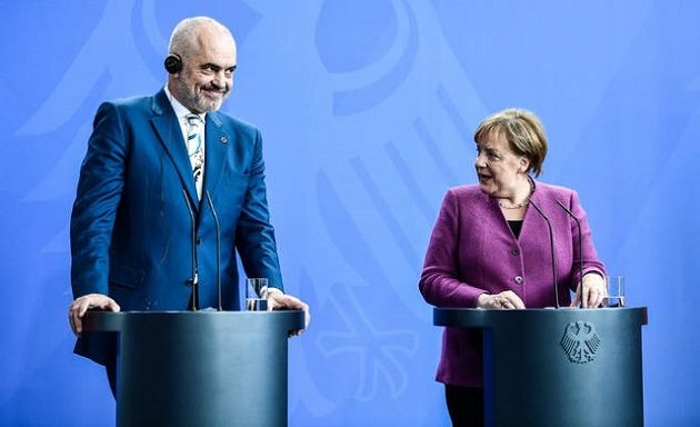 Mέρκελ σε Ράμα: Υλοποίηση μεταρρυθμίσεων για να ενταχθεί η Αλβανία στην Ε.Ε.