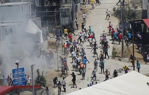 32 μετανάστες και πρόσφυγες καταδικάστηκαν για τα επεισόδια της Μόριας το 2017