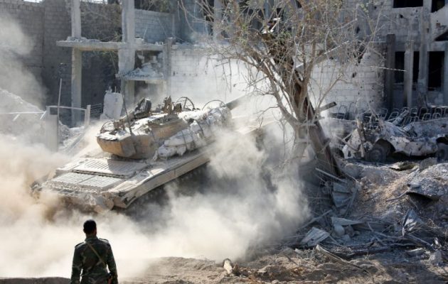 Ο συριακός στρατός επιτίθεται να διώξει το Ισλαμικό Κράτος από τα νότια της Δαμασκού