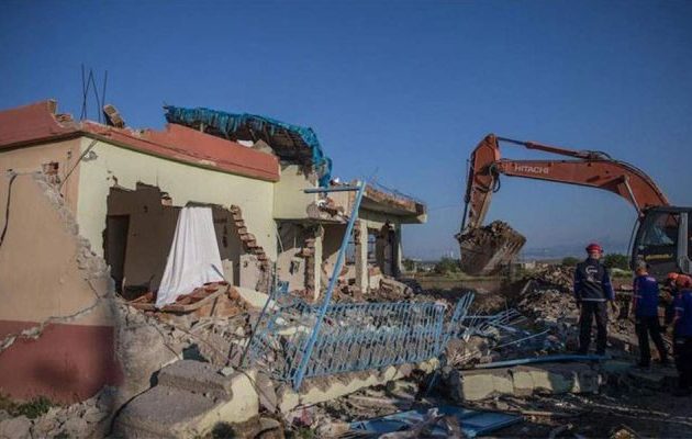 Ζημιές και τουλάχιστον 39 τραυματίες από σεισμό στη νοτιοανατολική Τουρκία (φωτο+βίντεο)