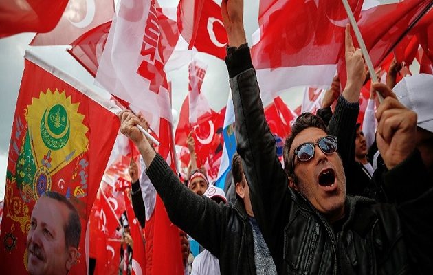 O Eρντογάν συλλαμβάνει 15 φοιτητές που διαμαρτυρήθηκαν για τις επιχειρήσεις στην Εφρίν