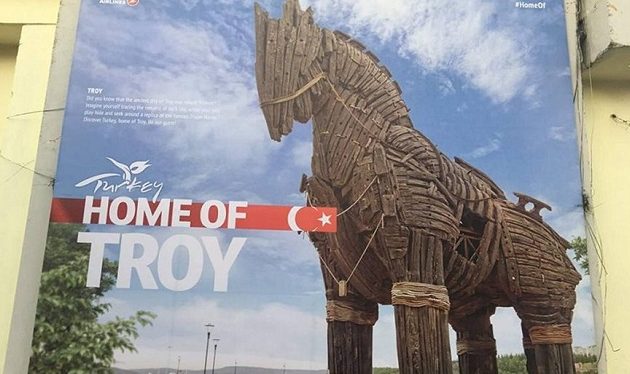 Απίστευτη παραχάραξη της ιστορίας: Η Τουρκία ανακήρυξε το 2018 σε «έτος Τροίας» (βίντεο)